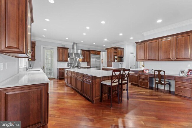 Building Photo - 8541 Old Dominion Dr
