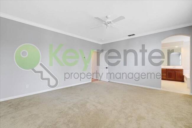 Building Photo - 6820 Cherry Ridge Cir