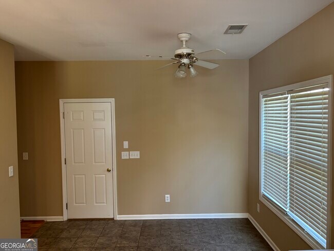 Building Photo - 709 Weatherstone Trce