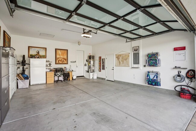 Building Photo - 51725 Pinnacle Vis Dr