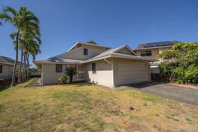 Building Photo - Spacious 3 Bed 2Bath SFM Pets Negotiable- WEST LOCH ESTATES - $3950/month