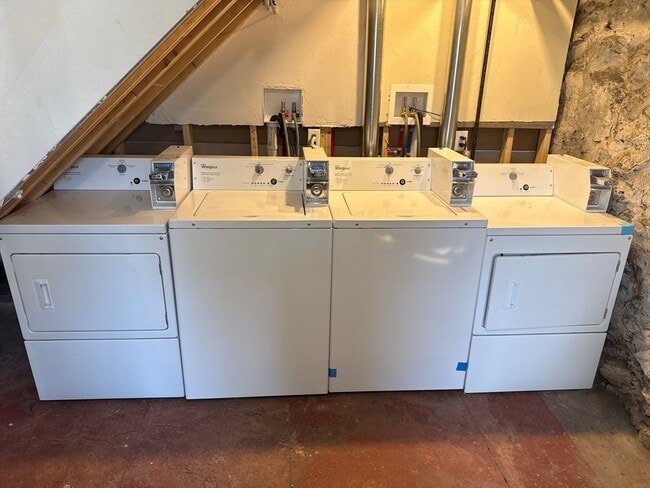 Building Photo - 14 Chapel St