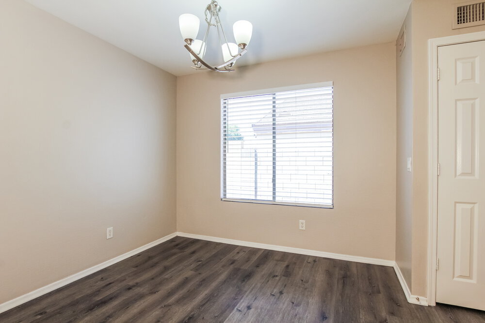 Building Photo - 12529 W Santa Fe Ln