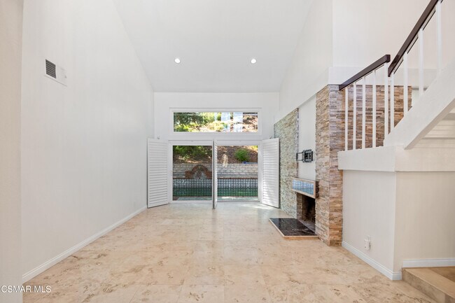 Building Photo - 681 Triunfo Canyon Rd