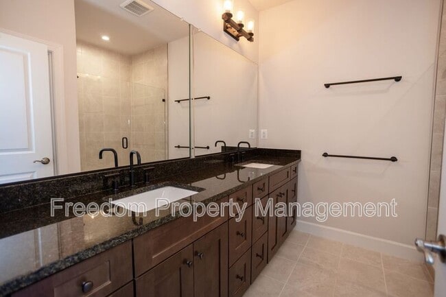 Building Photo - 9882 Hopkins Lp