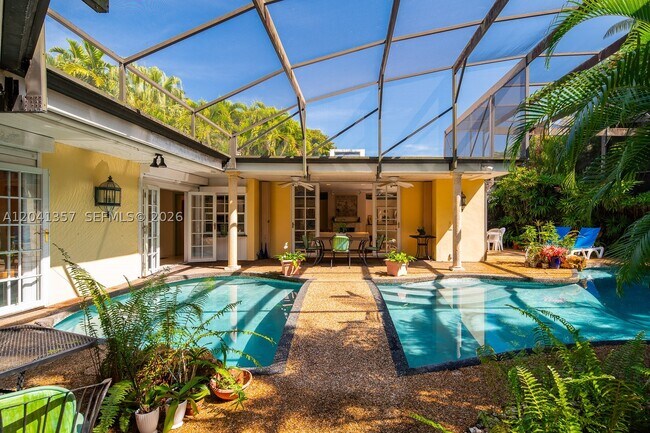 Building Photo - 3441 Poinciana Ave