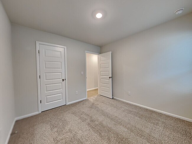 Building Photo - 8908 SW 31st Ter