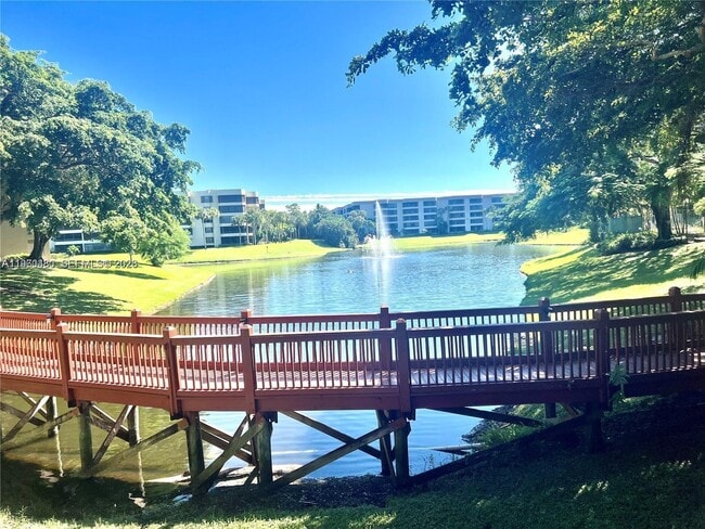 Building Photo - 1845 Palm Cove Blvd