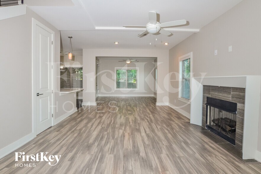 Building Photo - 6362 Garrison Ln
