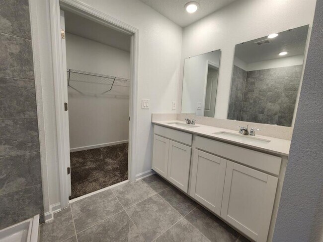 Building Photo - 1622 Reservoir Pl