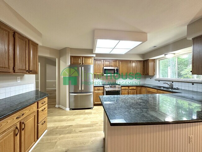 Building Photo - 2849 Crossings Dr