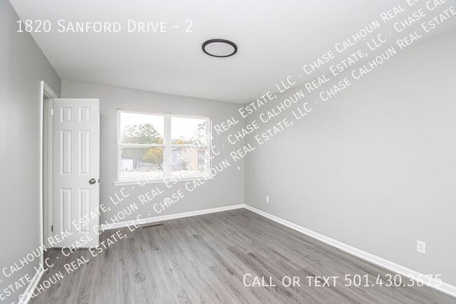 Building Photo - 1820 Sanford Dr