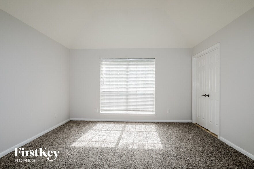 Building Photo - 108 N Rockfern Ct