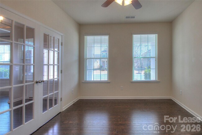 Building Photo - 4008 Silverwood Dr