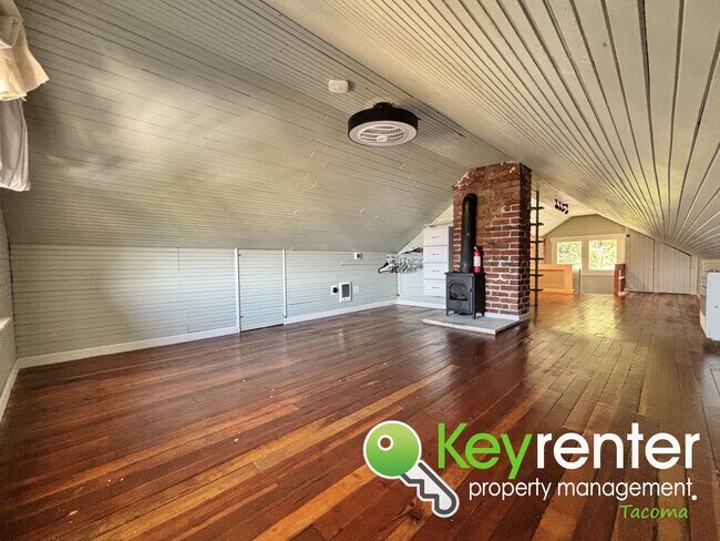 Building Photo - Stunning 2-Bedroom Tacoma Home with Dash P...