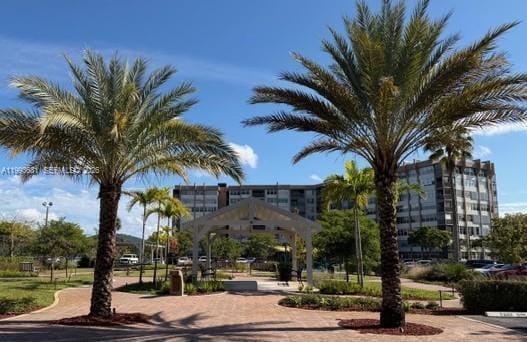 Building Photo - 1100 St Charles Pl