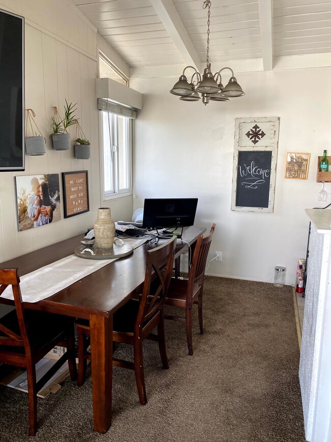 Building Photo - 452 Rosecrans Ave
