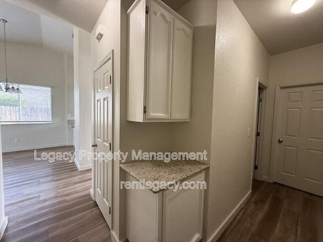 Building Photo - 403 Munden Ct