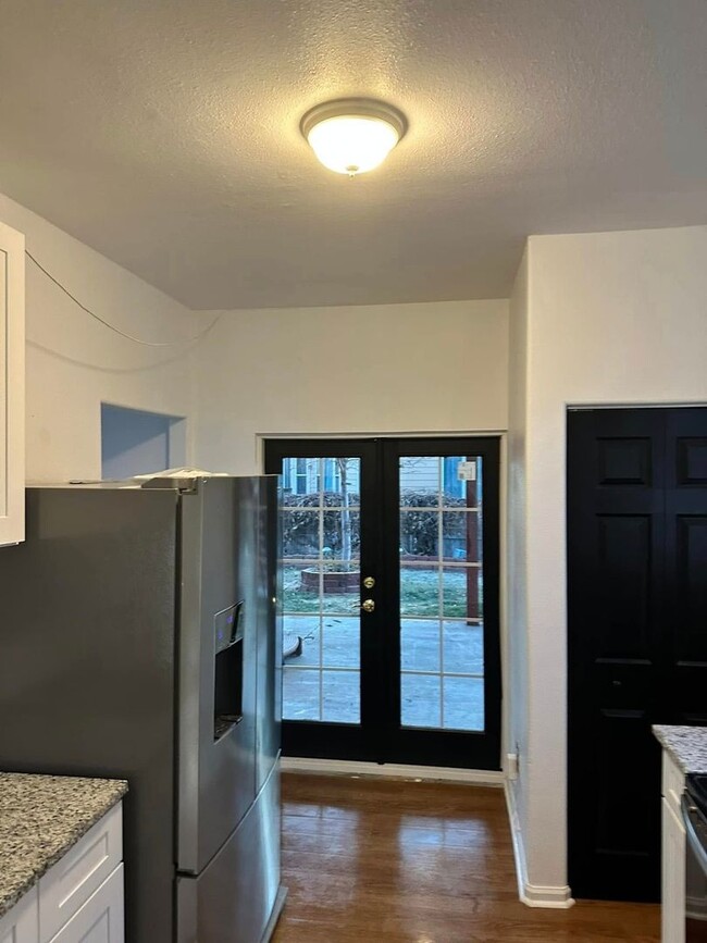 Building Photo - Gigantic 2BR Brand New Condo in Aurora