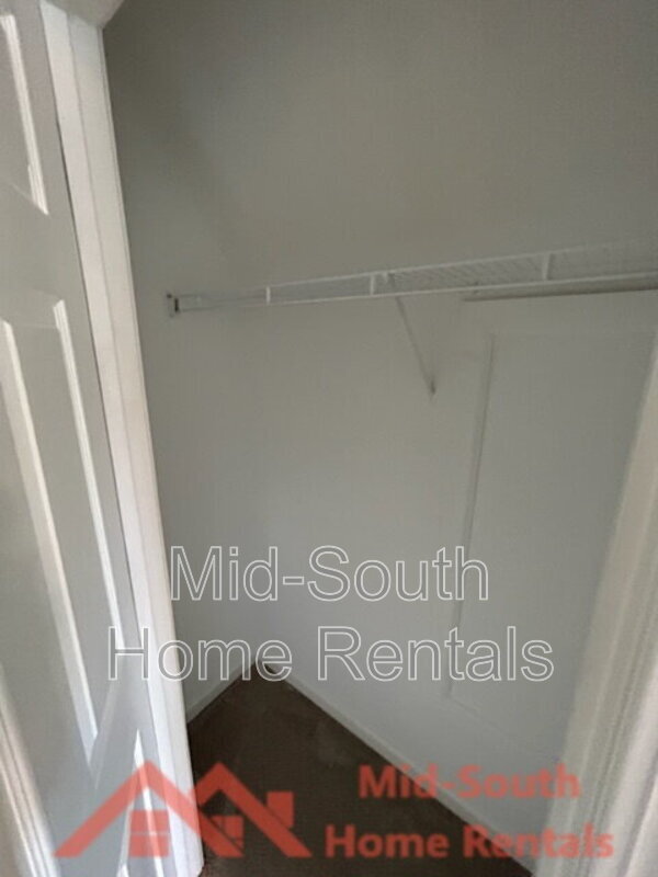 Building Photo - 434 N Ericson Rd