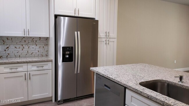 Building Photo - 44 Regency Dr