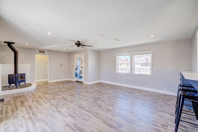 Building Photo - Status: Accepting Applications