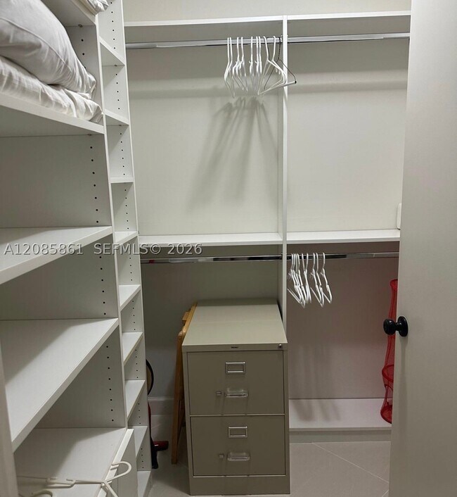 Building Photo - 20191 E Country Club Dr