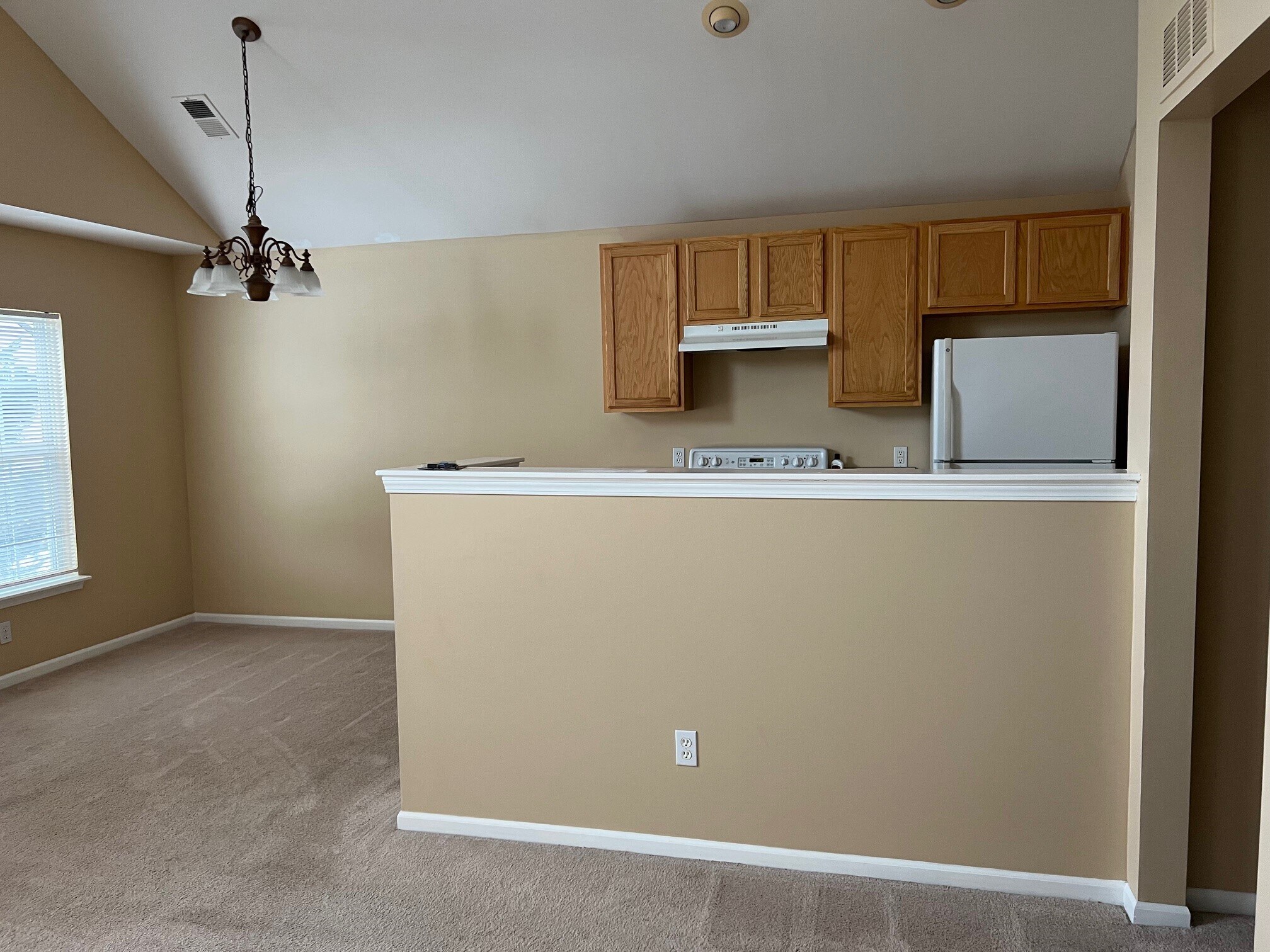 Building Photo - 724 Olde English Cir