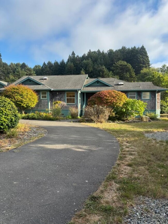 Building Photo - 70 Rocky Creek Rd