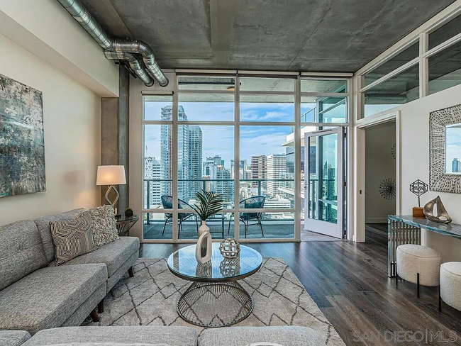 Building Photo - Beautiful Furnished Luxury Downtown Condo ...