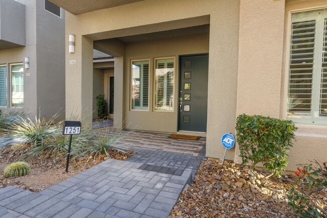 Building Photo - Luxury Summerlin/Affinity townhome