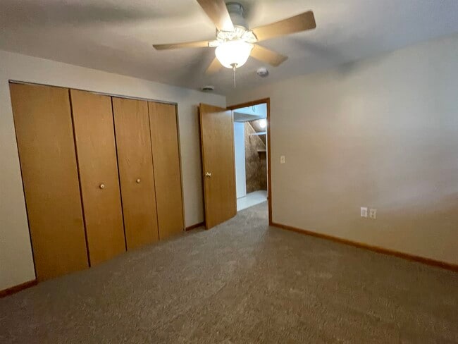 Building Photo - 6442 Urich Terrace
