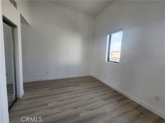 Building Photo - 6061 Fulton Ave