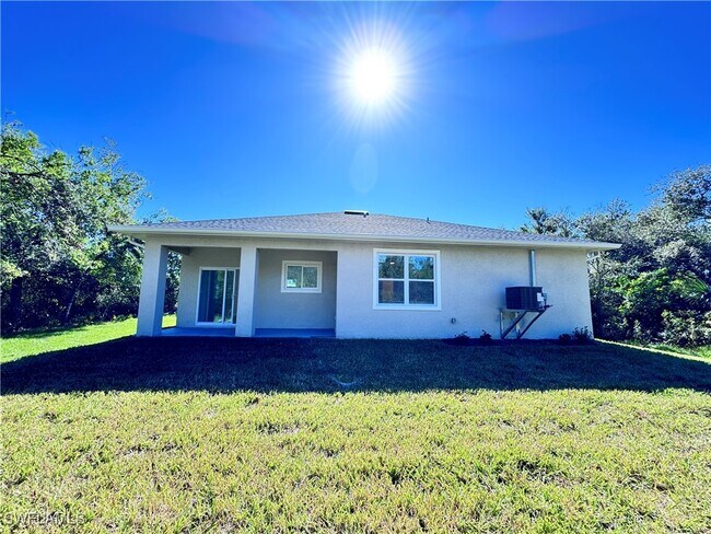 Building Photo - 211 Australian Dr
