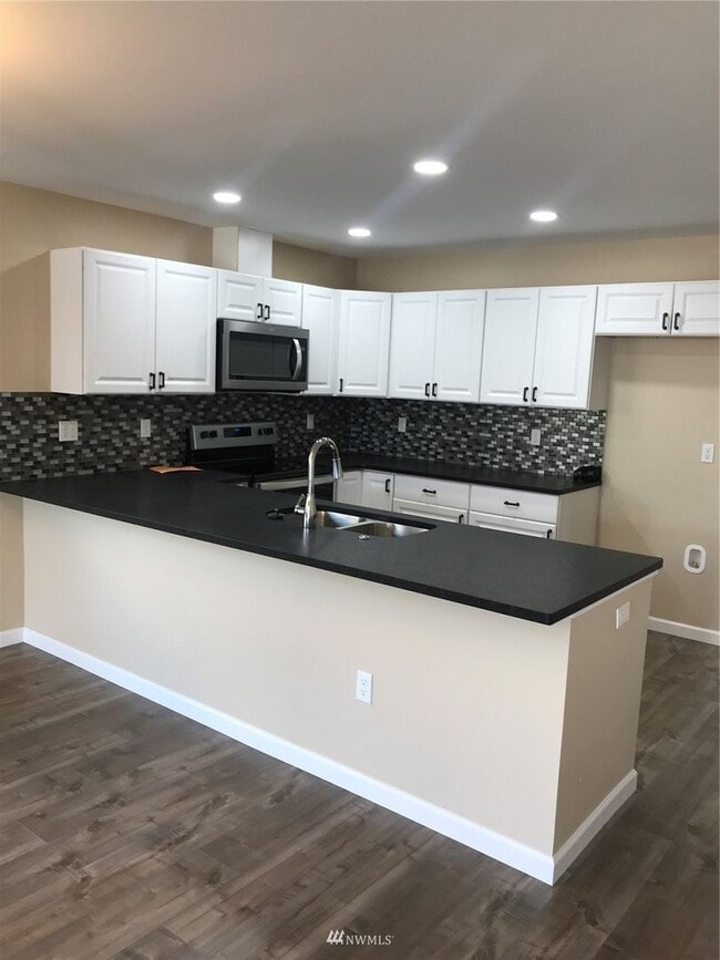 Primary Photo - 3-Bedroom Home with Garage and Fenced Yard...