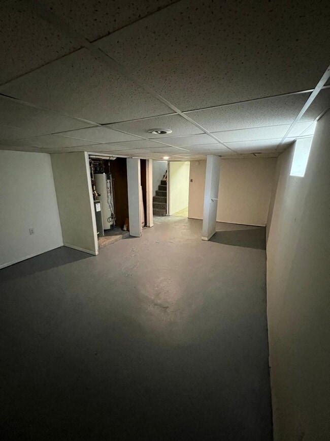 Building Photo - 1552 Delaware Ave