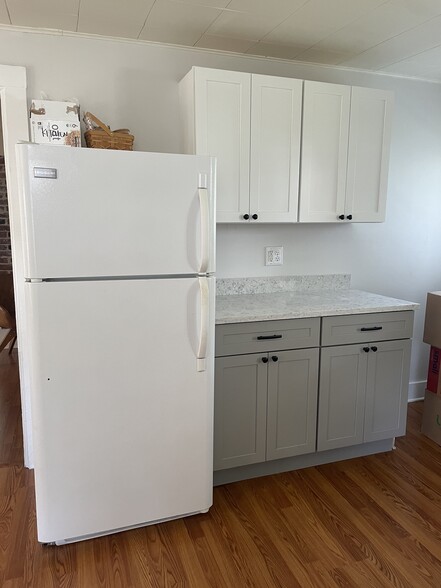 Kitchen - 39 Maple St