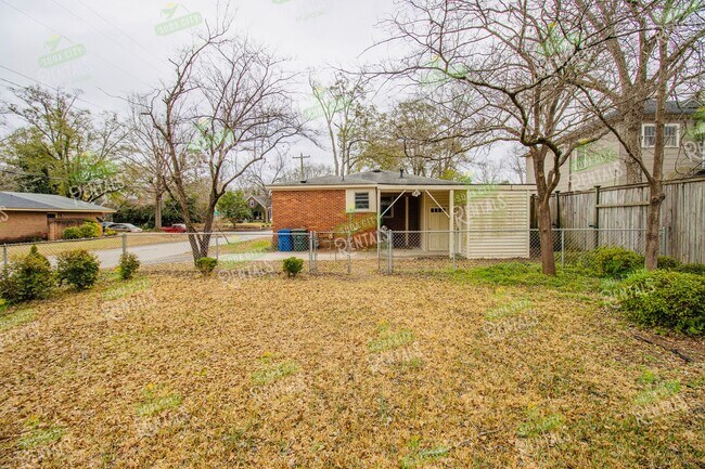 Building Photo - Charming Shandon Corner Lot Home – Hardwood Floors, Fenced Yard + $500 Off 2nd Month!