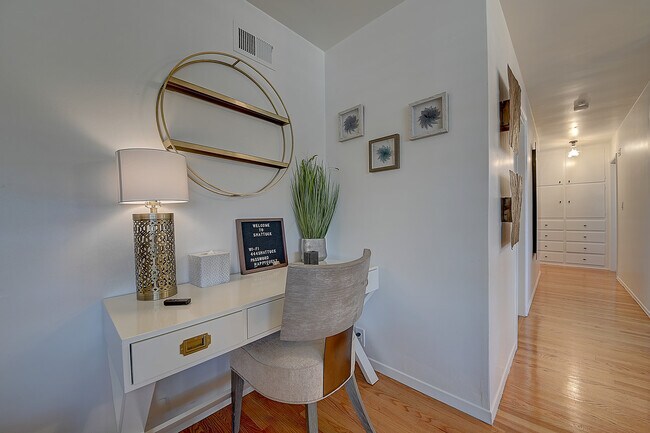 Building Photo - 444 N Shattuck Pl