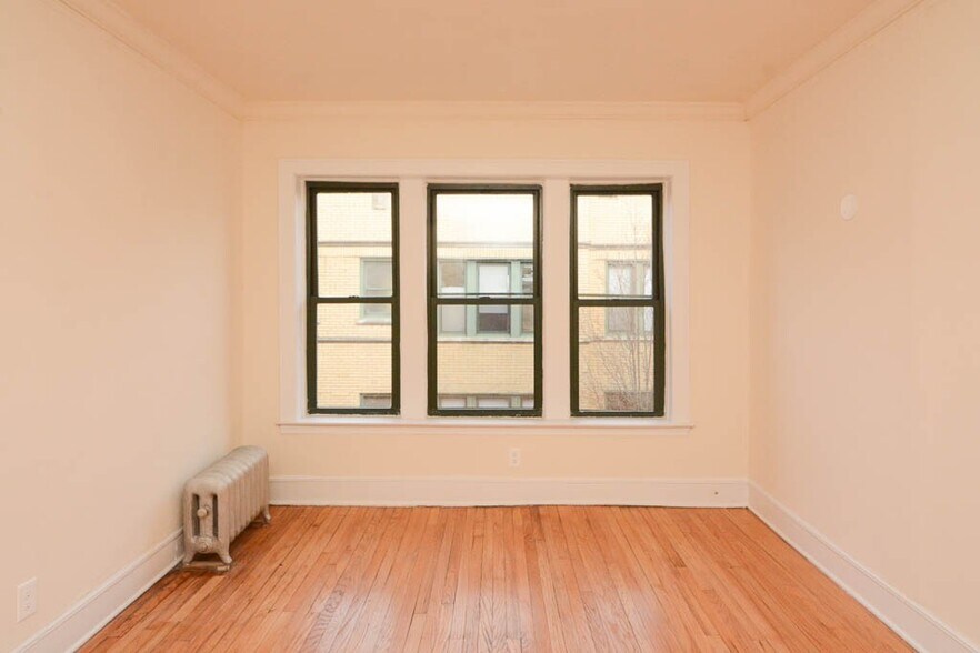 Building Photo - 2332.5 N Spaulding Ave