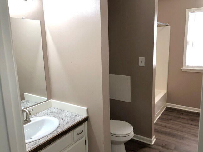 Building Photo - 1420 Choctaw St