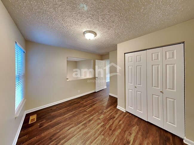 Building Photo - 3110 N Waterford Ct