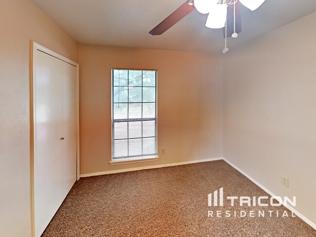 Building Photo - 1378 Southridge Dr