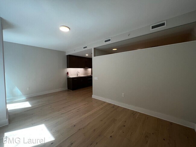 Building Photo - 1 br, 1 bath House - 1211 Van St SE (#302)