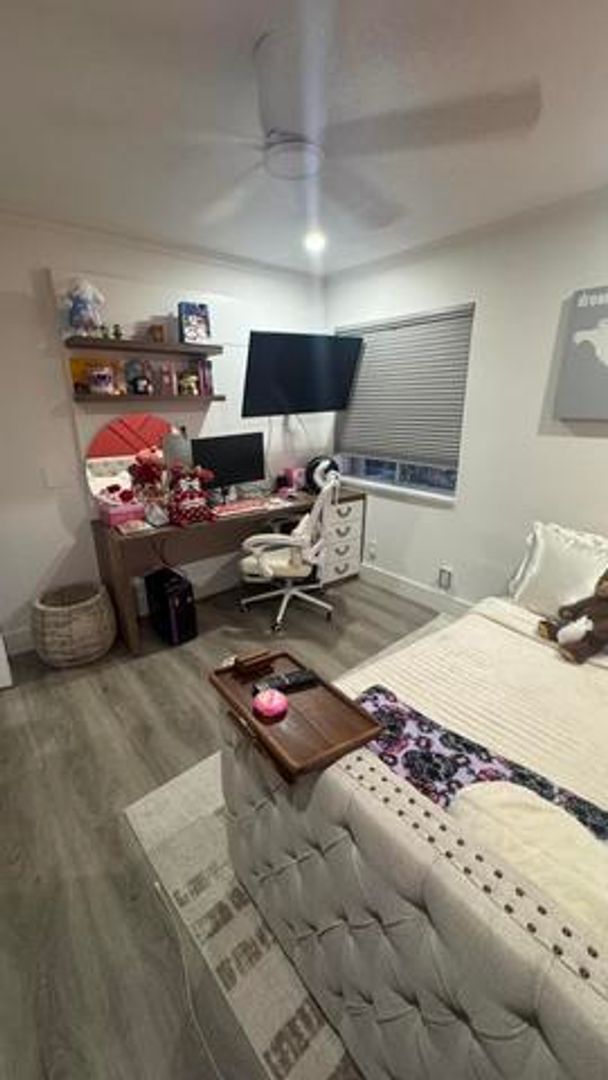 Building Photo - 672 NW 45th Ave