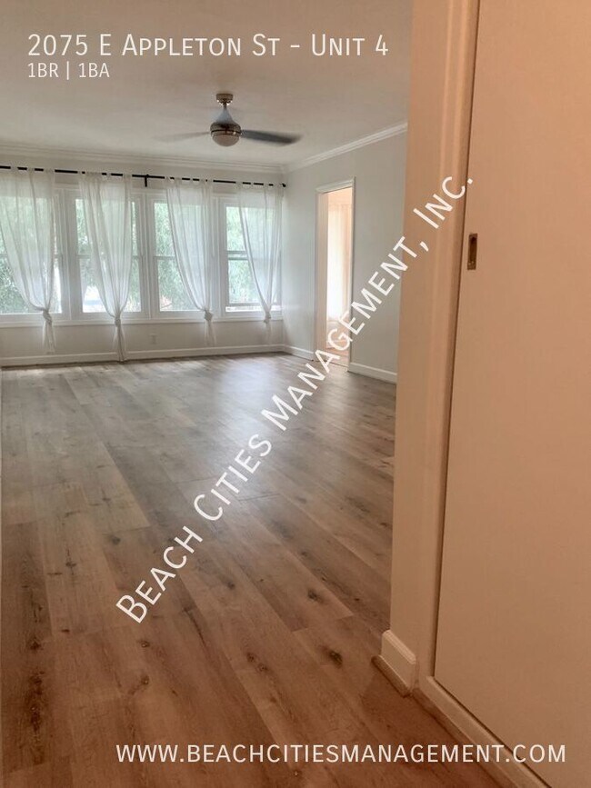 Building Photo - 2075 E Appleton St