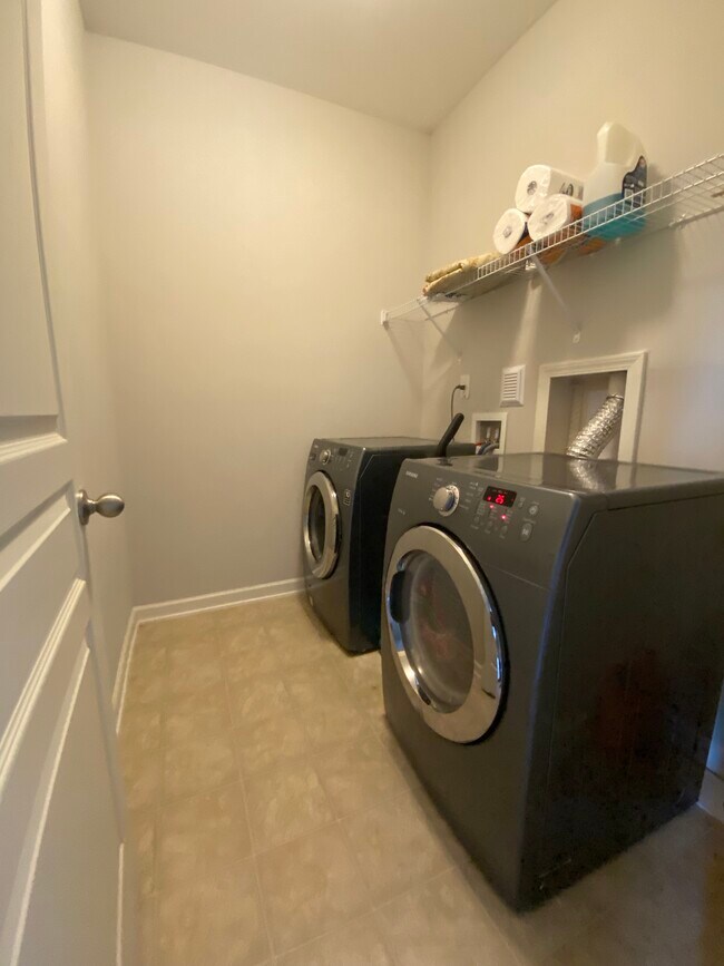 Building Photo - 5508 Cameron Parc Dr