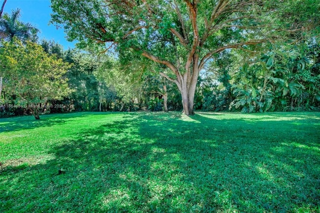 Primary Photo - 100 N Hibiscus Ct