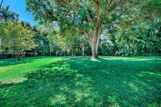 Building Photo - 100 N Hibiscus Ct