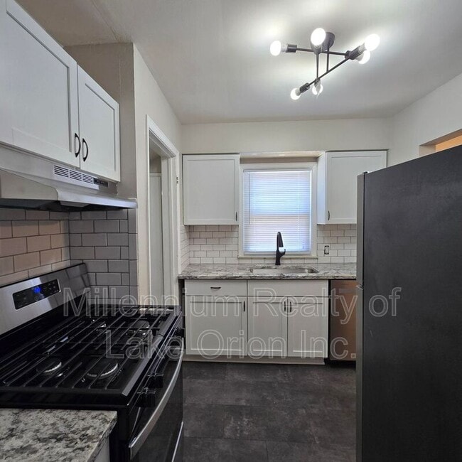 Building Photo - 136 W Princeton Ave